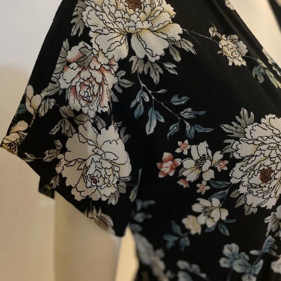 Dress - Picture 9 of 11